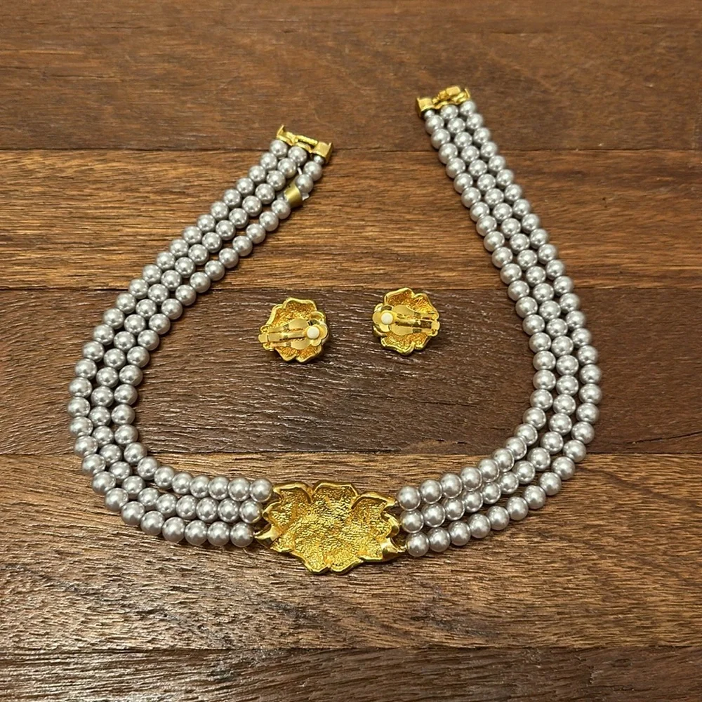 Women’s necklace and earrings set - Picture 4 of 4